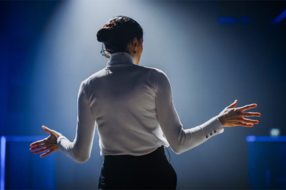 executive presence A CEO is exuding executive presence by weaving different stories together to drive her point home. - stage 2 The best leaders don’t tell one story—they create a narrative people want to follow.
