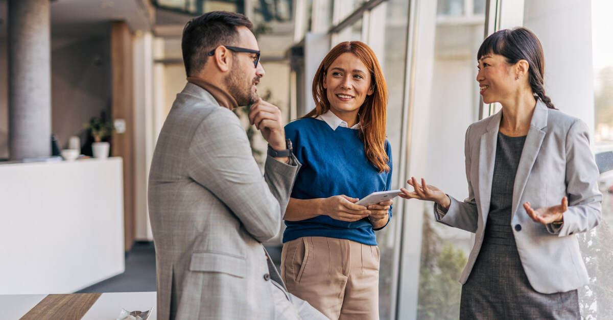 Master the Self-Authoring Mind—where leaders turn obstacles into opportunities, think strategically, and are driven by their values, not validation. (Feat. Image - SE)